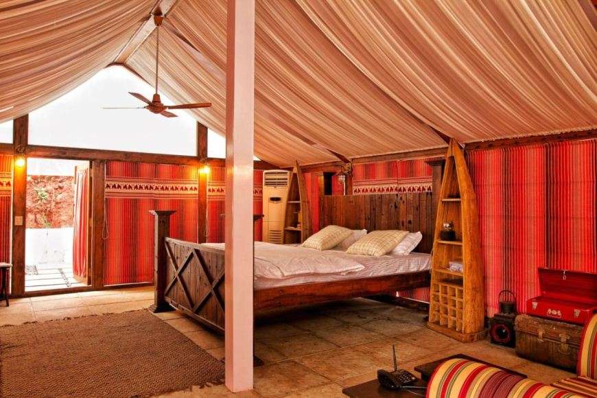 Camel Cabin preview